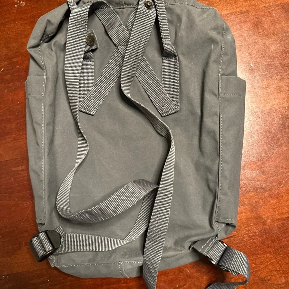 Fjallraven Kånken‎ Gray Backpack 23510